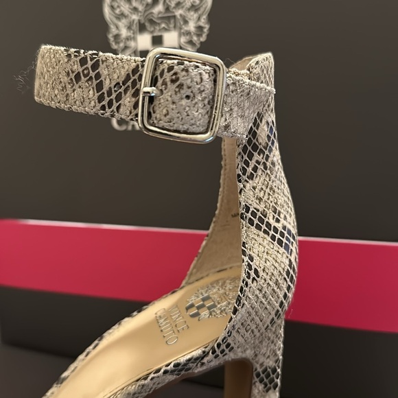 NEW Vince Camuto Women's Heeled Sandal sz 9 - Picture 3 of 6
